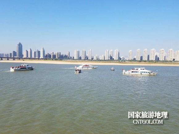 江西開展呵護一湖清水，嚴厲打擊非法采砂行動（圖）